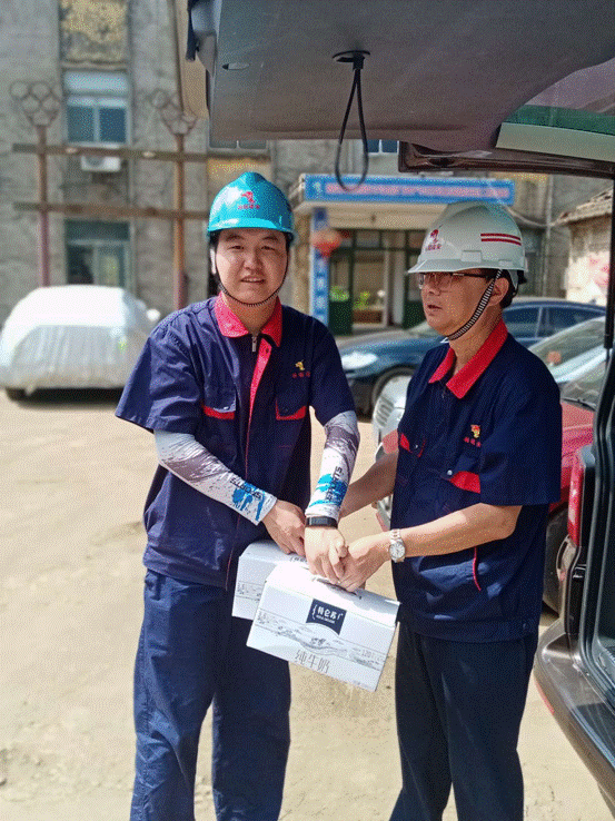 公司党委书记到金磊项目部发展工作调研
