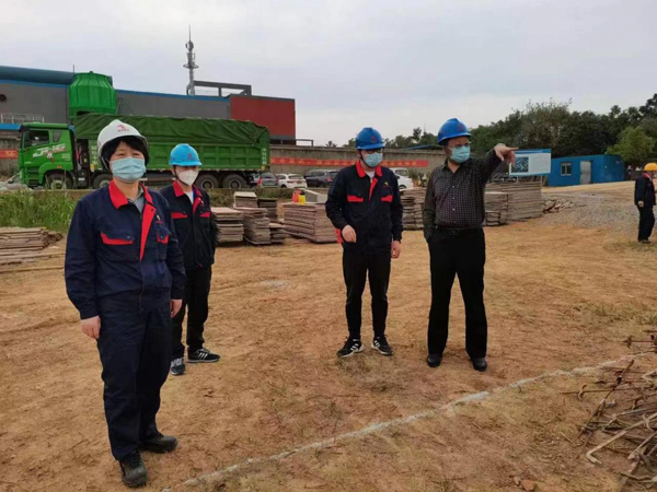 公司总经理查抄领导公司产业升级基地项目建设工作