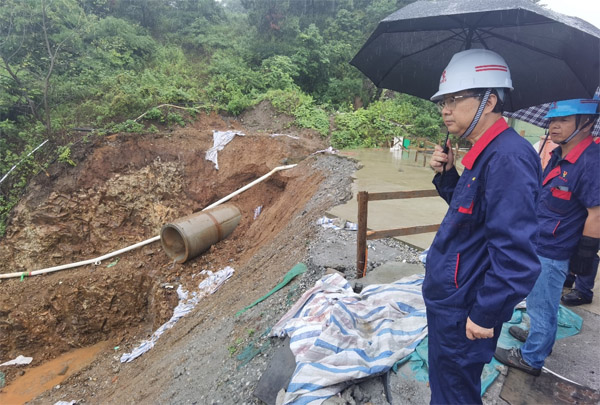 公司党委书记查抄在建项目 
