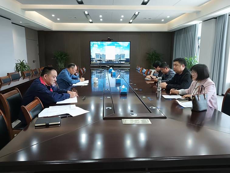 市统计局和经开区管委会到公司发展五经普查抄工作
