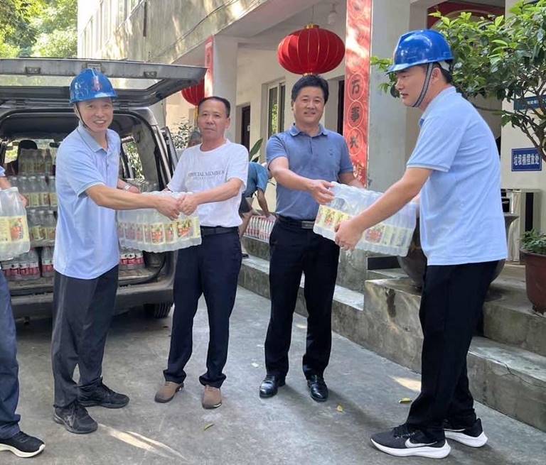 蒋科宏到商品混凝土公司发展高温慰问