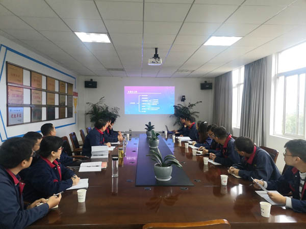 钢构公司发展年度职工座谈会 