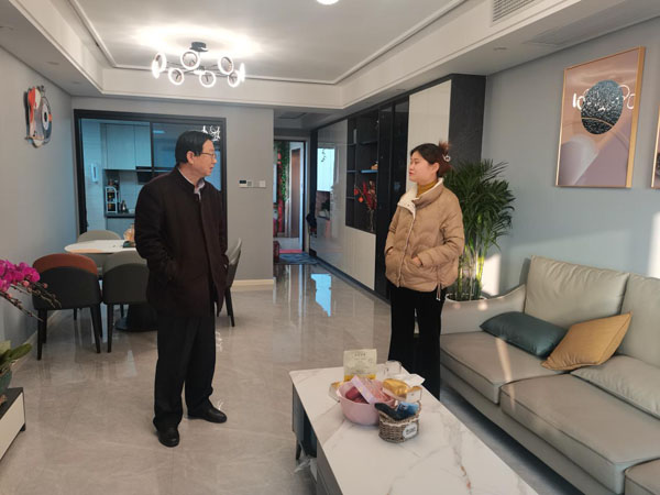 公司辅导发展节前慰问
