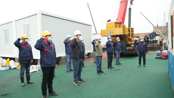 抗击疫情当前锋 红色工地践使命——记市住建局田家炳中学疫情隔离点建设一时党支部 抗击疫情当前锋 红色工地践使命——记市住建局田家炳中学疫情隔离点建设一时党支部