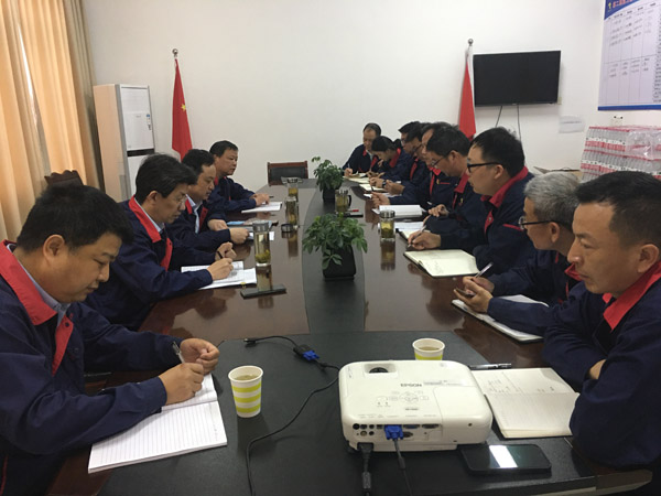 公司纪委书记到辅导联系点单元调研