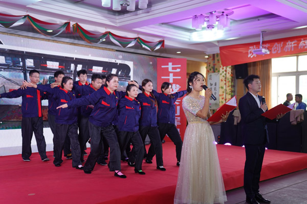 公司进行“建安赋”配乐．朗诵．跳舞专题竞演 
