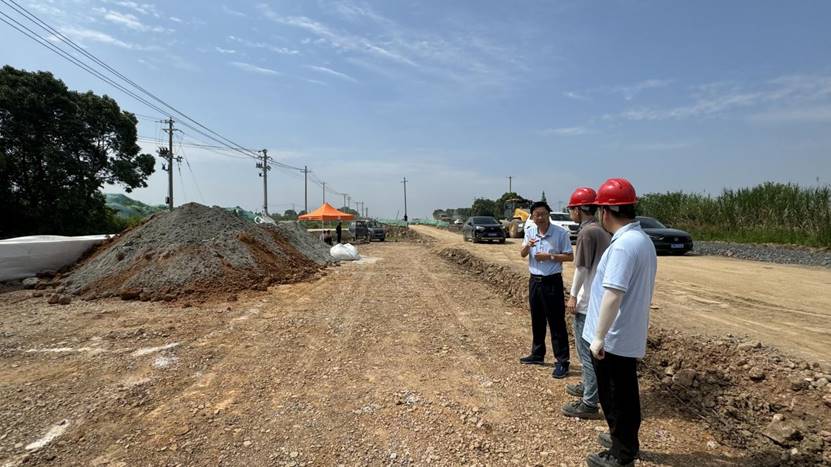 王伍升到现场推动建材公司铜尾矿作路线资料利用试验项目