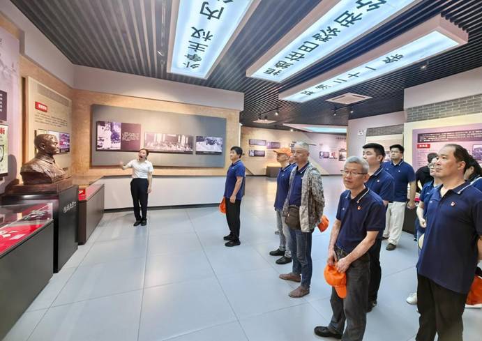 公司党委组织发展党日活动 公司党委组织发展党日活动